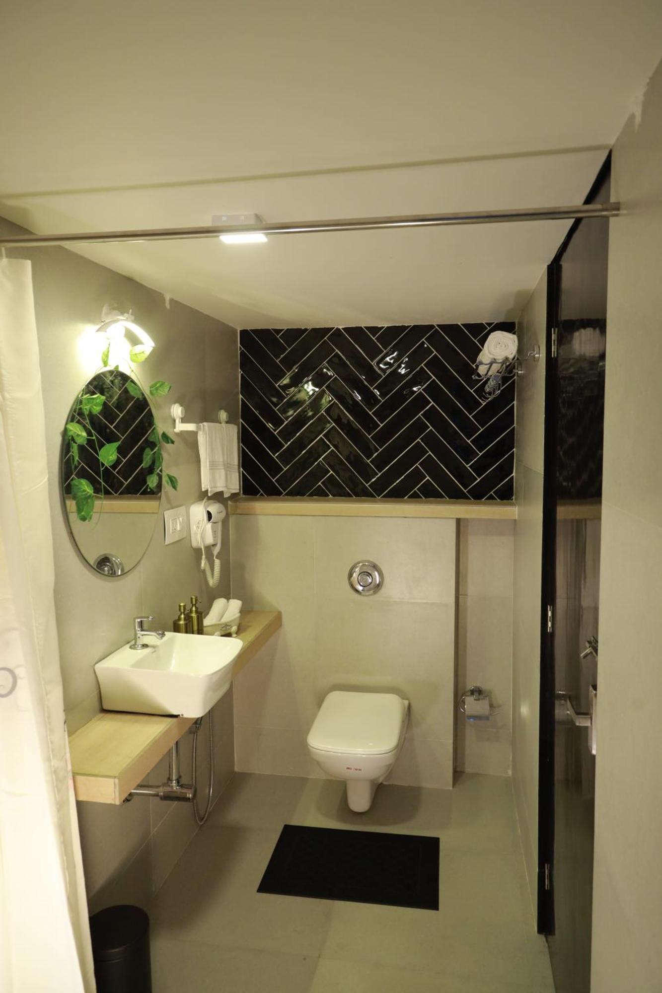 The Little Acres Cherai Vypin Exterior photo