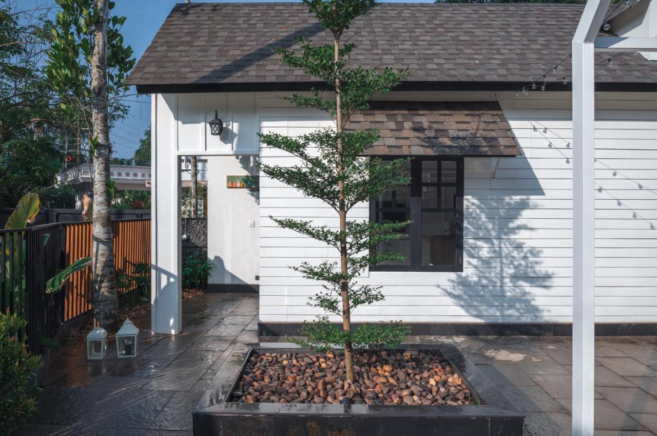 The Little Acres Cherai Vypin Exterior photo