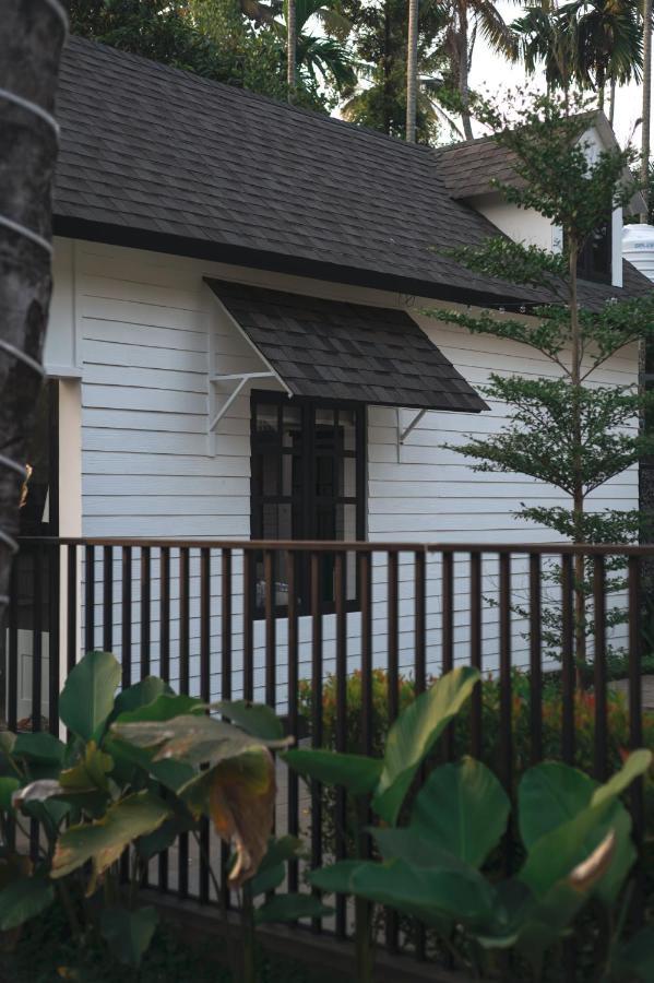 The Little Acres Cherai Vypin Exterior photo