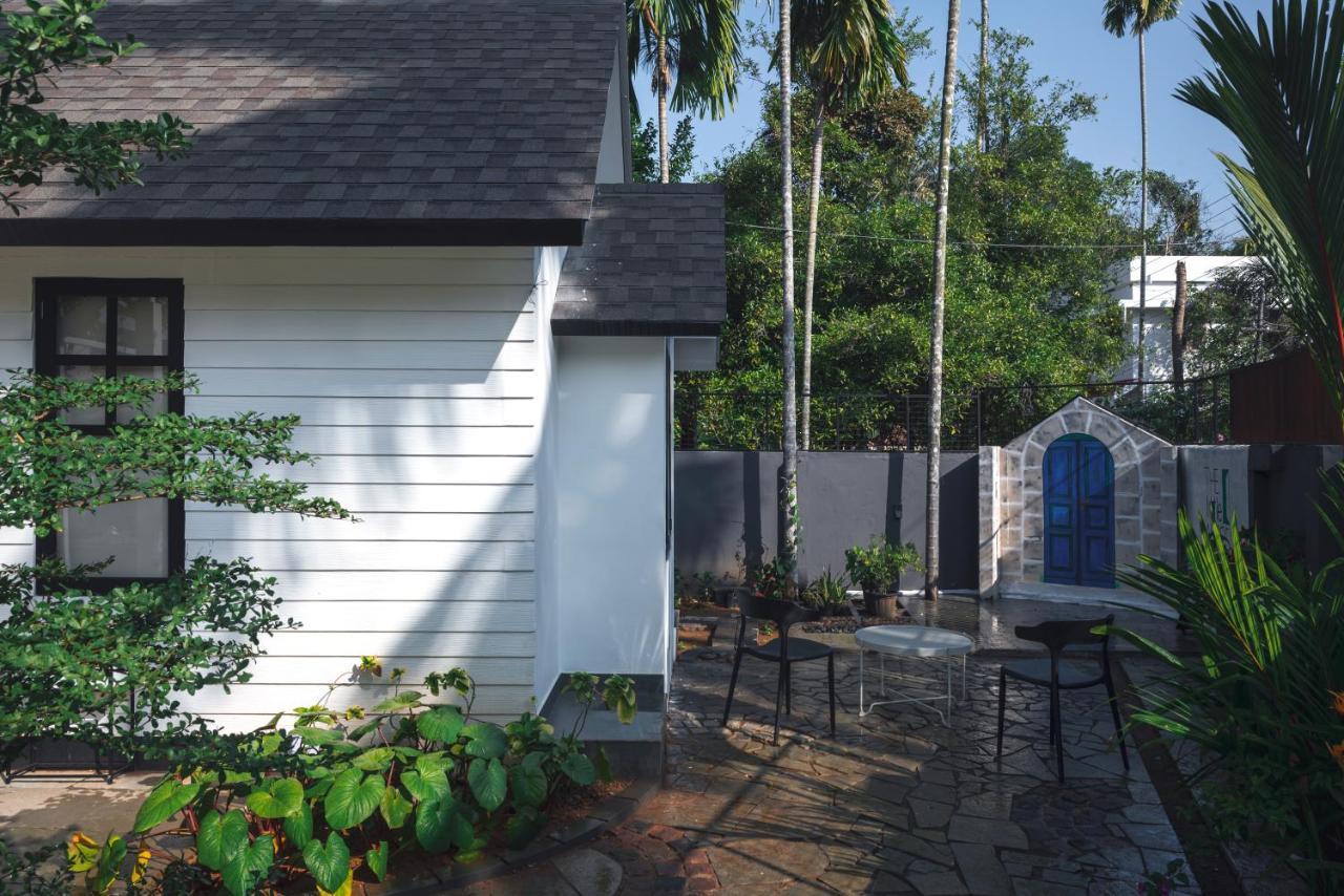 The Little Acres Cherai Vypin Exterior photo
